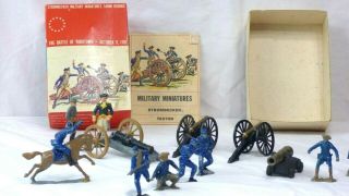 Vintage Box Of Metal Military Miniatures - 4 Cannons,  8 Soldiers,  1 Horse,  2?