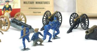 VINTAGE BOX OF METAL MILITARY MINIATURES - 4 CANNONS,  8 SOLDIERS,  1 HORSE,  2? 3