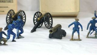 VINTAGE BOX OF METAL MILITARY MINIATURES - 4 CANNONS,  8 SOLDIERS,  1 HORSE,  2? 4