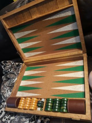 Vintage Royal Bakelite/crisloid Backgammon Set Green & Butterscotch W/shakers
