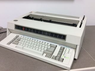 Vintage IBM 6783 Wheelwriter 10 Electric Typewriter,  Powers On,  3294S 4