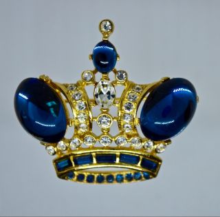 A Vintage Signed Butler & Wilson Blue Glass Cabochon Rhinestone Crown Brooch Pin