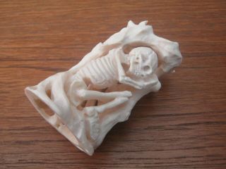 Unusual Hand Carved Statue Or Handle - The Skeleton Skull Thinker Momento Mori