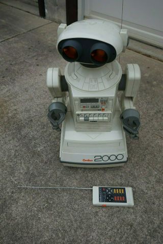 TOMY Omnibot 2000 Robot Vintage 1980’s Toy w/ Remote and Tray 2