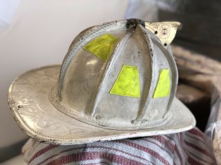 CAIRNS LEATHER YORKER VINTAGE CHIEF FIREFIGHTER HELMET RARE 5