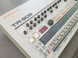 Roland TR - 909 Rhythm Composer Analog Drum Machine TR909 TR 909 Vintage 6