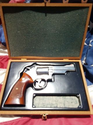 Vintage S&w 4 " Revolver Handgun Display Box Missing Cleaner Lid Make Offer