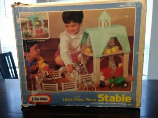 Little Tikes Dollhouse Place STABLE VINTAGE doll house toy HORSES play 2