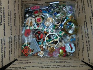 HUGE 23 lbs Vintage & Modern JEWELRY Most wearable usable or use for crafts 7