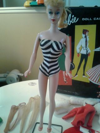 1961 5 Vintage Barbie With Outfits And Black Patent Case