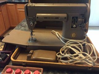 Vintage Heavy Duty Singer 301A Sewing Machine 1952 Model / Accesories Serviced 3