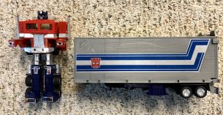 Vintage G1 Transformers Optimus Prime Canadian Box 5