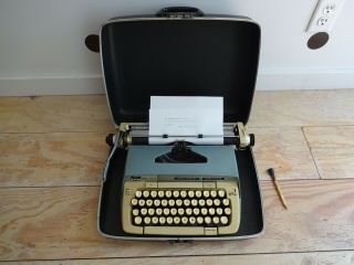 Vintage Smith Corona Galaxie Deluxe Typewriter Portable W/ Case - Cursive Font