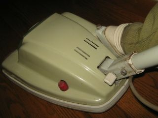 Vintage Hoover Model 1330 Vacuum Cleaner made in Great Britain 8