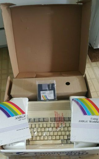 RARE Vintage Commodore AMIGA 600 Packaged 2