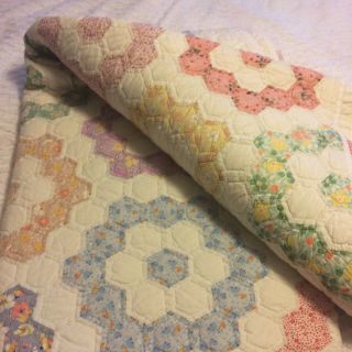 Antique? Vtg Quilt Grandmothers Garden Ivory Feed Sack Hand Quilted Farm Chic