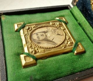 RARE ANTIQUE RELIQUARY BOX w HAIR & CLOTHING RELIC OF SAINT THERESE OF LISIEUX 10