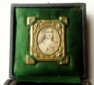 RARE ANTIQUE RELIQUARY BOX w HAIR & CLOTHING RELIC OF SAINT THERESE OF LISIEUX 8