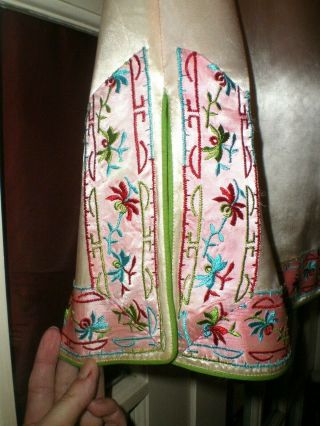 Vintage Chinese Pink Silk Jacket/Robe w/Embroidered Floral Trim Sz Med 7