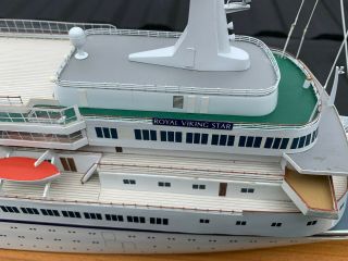 VINTAGE 1972 MODEL CRUISE SHIP 