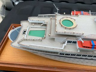 VINTAGE 1972 MODEL CRUISE SHIP 