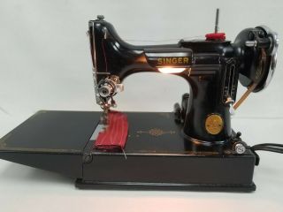 VTG 1946 SINGER FEATHERWEIGHT 221 SEWING MACHINE CASE SERVICED 4