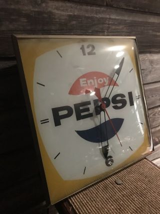 Vintage Pepsi Clock Bubble Glass Canadian Neon Ray Clock 4