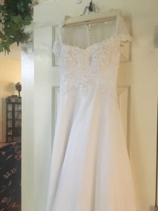 Authentic Vintage Wedding Dress; Lace,  Capped Sleeves,  Petite Size