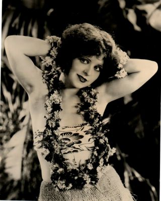 Vintage Press Photo Clara Bow Hula Hawaiian Outfit Posing Sensually