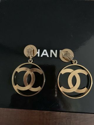 Auth Vintage Chanel Iconic Large CC Gold Dangling Hoop Earrings 11
