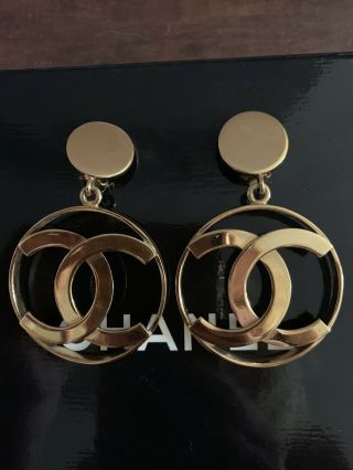 Auth Vintage Chanel Iconic Large CC Gold Dangling Hoop Earrings 2