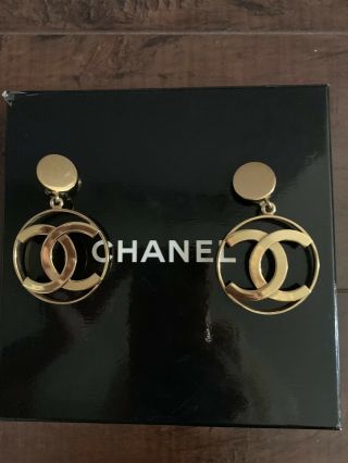 Auth Vintage Chanel Iconic Large CC Gold Dangling Hoop Earrings 8