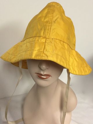 Ll Bean Vntg Yellow Rain Hat With Flannel Lining & Ties Fisherman Foul Weather M