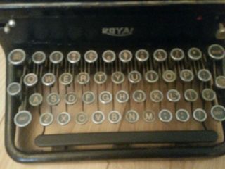 Antique/Vintage Royal Typewriter 1920’s Glass keys 2
