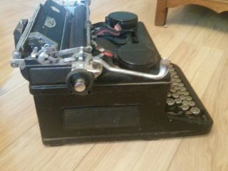 Antique/Vintage Royal Typewriter 1920’s Glass keys 6