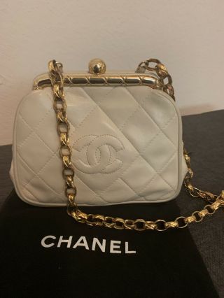Auth Chanel Classic Vintage White Calfskin Flap Bag Gold Hardware