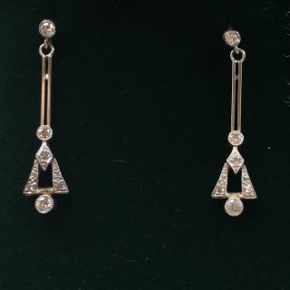 Elegant Art Deco 18ct White Gold Diamond Drop Earrings