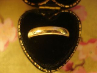 Pretty Vintage 1988 Finely Crafted 9ct Gold: Polished Band Pinky Finger Ring