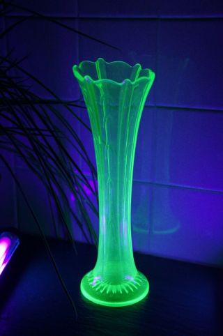 Vintage Uranium Green Fluted Art Glass Bud Vase Modernist Uv Deco 11.  5 "