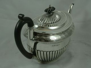 STUNNING VICTORIAN silver TEA POT,  1890,  579gm - Walker & Hall 4