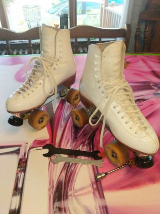 Vintage Women’s Riedell Red Wing White Leather Roller Skates