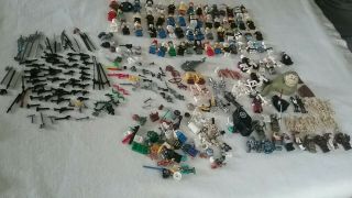 Over 100 Lego 50 Mini Figures & 50 Weapons Star Wars - Sponge Bob - Legends Of Chima