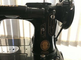 Vintage Singer Featherweight Convertible 222K Sewing Machine 3