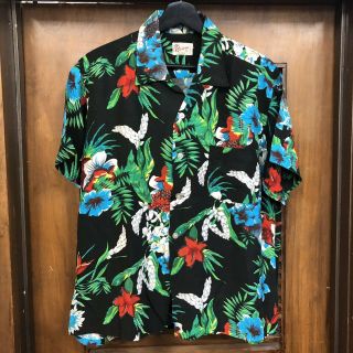 Vintage 1960’s Black Background Tiki Floral Rayon Hawaiian Shirt - Ml