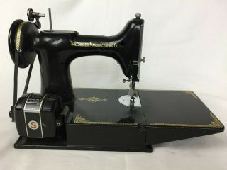 Vintage Singer 221k 1 Featherweight Sewing Machine With Case