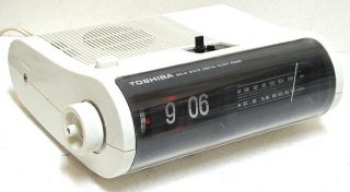 Vintage Toshiba Rc - 691f Alarm Flip Clock / Am,  Fm Radio Perfect Space Age