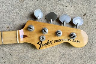 1975 US vintage Fender Precision Bass Maple Neck with tuners. 2