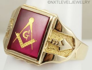 Vintage 1940 ' s Masonic Symbol Hand Etched in a Ruby 10k Solid Gold Men ' s Ring 5