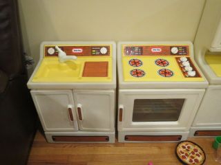 Little tikes vintage kitchen set 2