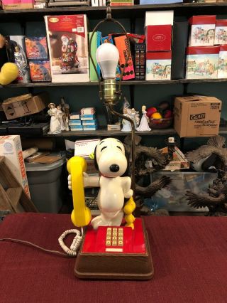 Vintage 1976 Snoopy & Woodstock Phone/lamp.  And.  Fast